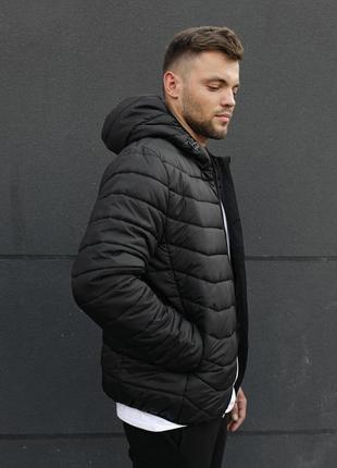 Весняна стьобана чорна куртка чоловіча adidas4 фото