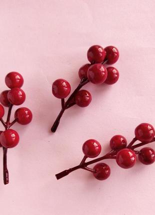 Ягода на гілці декоративна червона 10 см