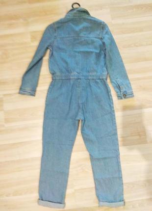 Стильный джинсовый комбинезон