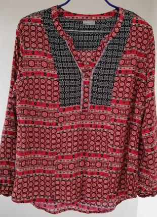 Яскрава блуза