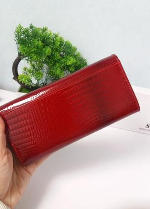 Женский кожаный кошелек