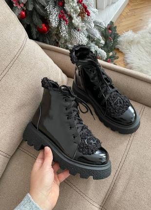Черные зимние ботиночки из лакированной кожи с барашком4 фото