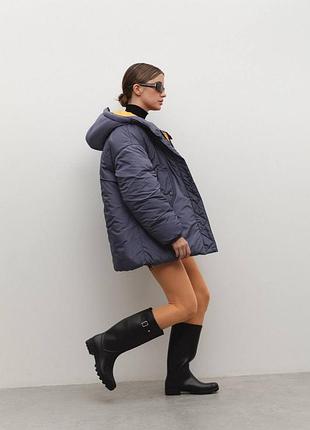 Бомбер з яскравою підкладкою