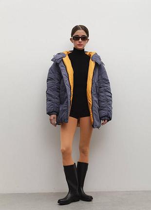 Бомбер з яскравою підкладкою