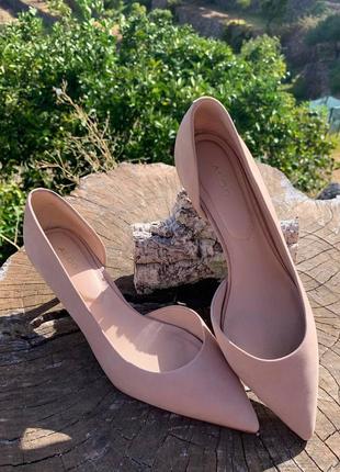 Туфли кожаные бежево-розовые aldo