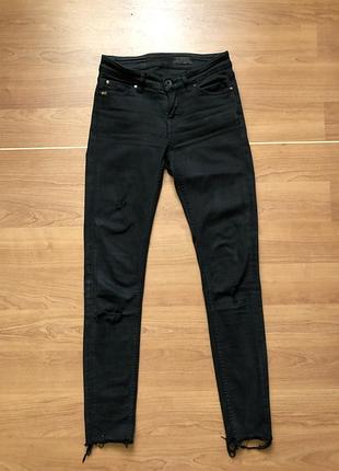 Чорні рвані джинси хс-с середня посадка tiger of sweden