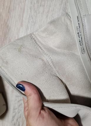 Шкіряні чоботи на каблуках айворі світло бежеві tamaris9 фото