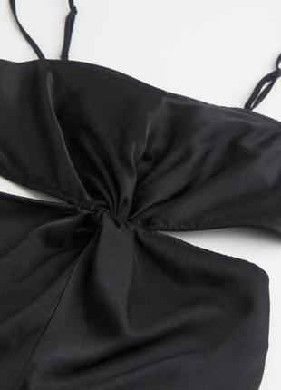 Красиве чорне плаття з вирізами сатин хс2 фото