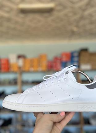 Мужские кроссовки adidas stan smith оригинал новые сток без коробки, нюанс