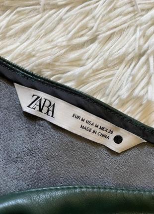 Нарядная блуза из экокожи zara с асимметричным кроем8 фото