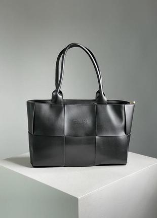 Жіноча сумка bottega veneta arco tote 35 black2 фото