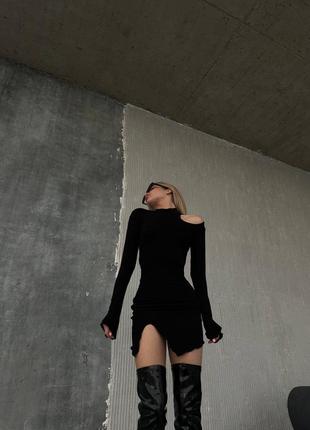 Сукня коротка чорна однотонна на довгий рукав з відкритою ключицею якісна стильна трендова5 фото