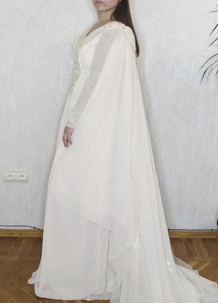 Платье свадебное,винтажное,винтаж дизайнерское,с мантией,мантия снимается5 фото