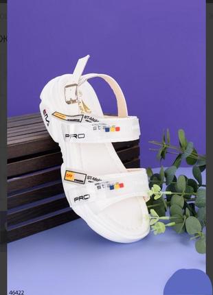 Белые спортивные босоножки сандалии на платформе толстой подошве