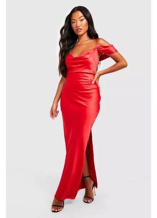 Красное сатиновое вечернее платье длины макси от boohoo ( платье на новый год, вечернее платье, атласное платье макси)2 фото