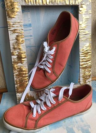 Стильные кроссовки, кеды, мокасины