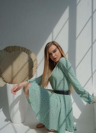 Коротке плаття в горошок