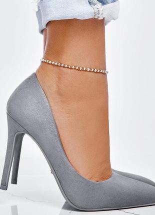 Сірі шпильки