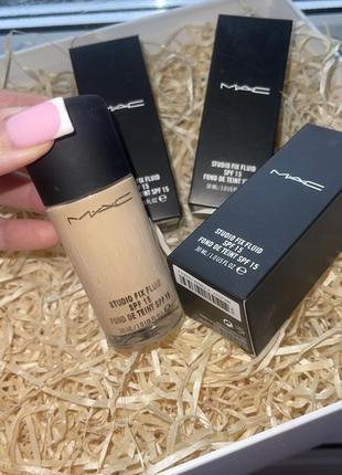 Тональний крем mac nc20 nc30 nc40  з spf флюід