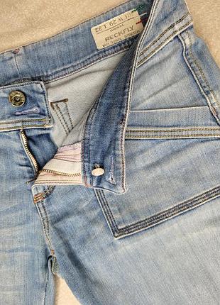 Джинсы голубые 4