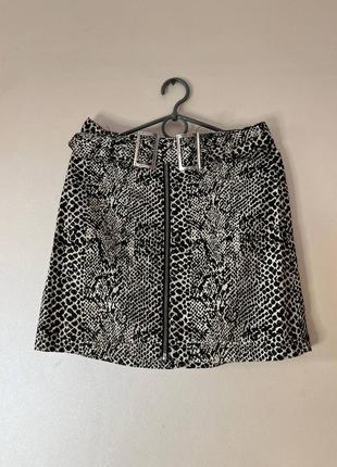 Юбка в змеиный принт , животный принт