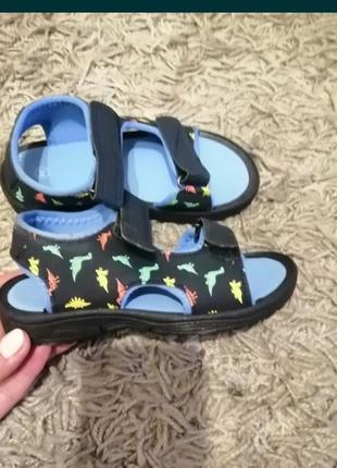 Босоніжки дитячі