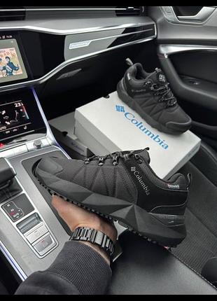 Columbia facet low trinsulate all black white termo