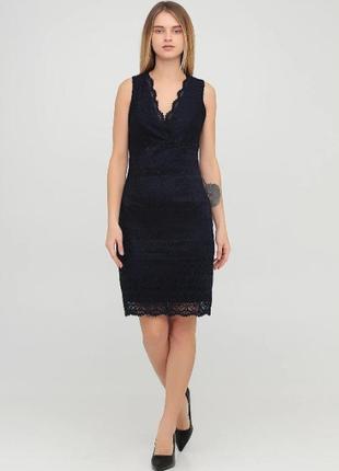 Чорна мереживна коктейльна сукня міді1 фото