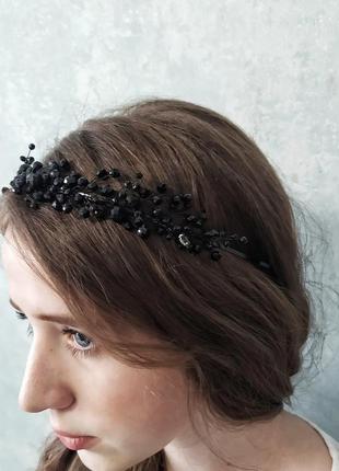 Черный ободок с хрустальных бусин