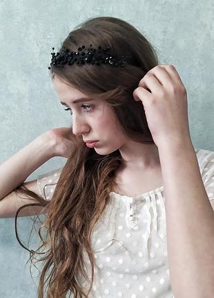 Черный ободок с хрустальных бусин
