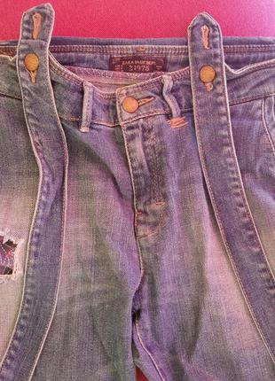 Джинсовый комбинезон zara, бойфренды, рваные джинсы с потёртостями5 фото