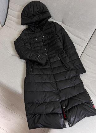 Гарне зимове  довге приталене жіноче пальто