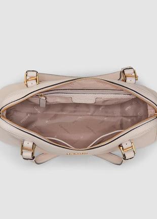 Женская бежевая кожаная сумка calvin klein satche5 фото