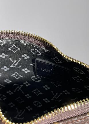 Невелика дуже стильна коричнева сумочка з еко шкіри бренду louis vuitton7 фото