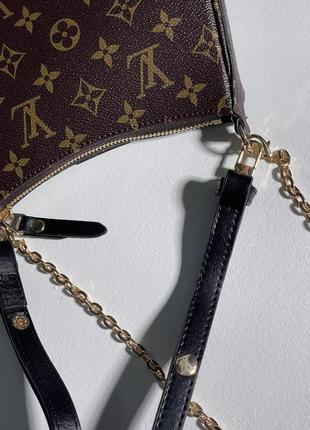 Невелика дуже стильна коричнева сумочка з еко шкіри бренду louis vuitton6 фото