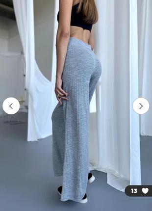 Штани в рубчик сірі

беж тонкі