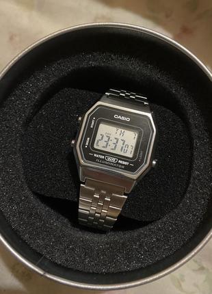 Годинник casio