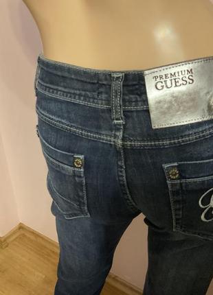 Фирменные прямые узкие джинсы от бренда guess/28/3 фото