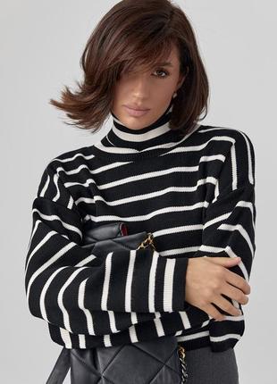 Укороченный свитер в полоску oversize - черный цвет, l7 фото