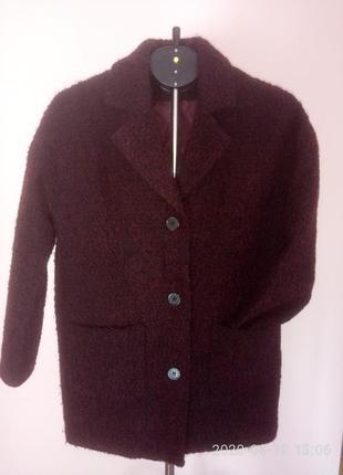 Полушерстяное буклированное пальто/демисезонное