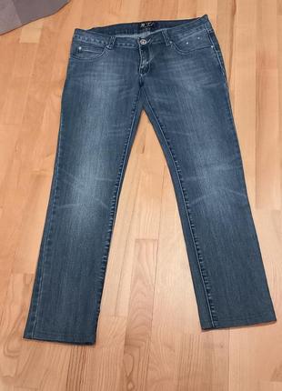 Прямые джинсы со средней посадкой1 фото