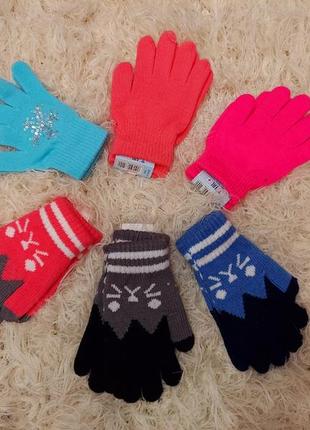 Яскраві, кольорові рукавички, рукавиці з котом, сніжинка