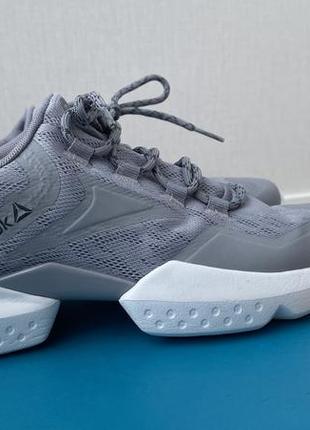 Жіночі кроси reebok 37.5р.