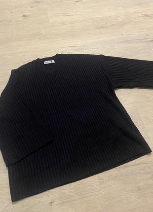 Оверсайз черный свитер крупной вязки1 фото
