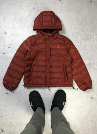 Женская куртка levis