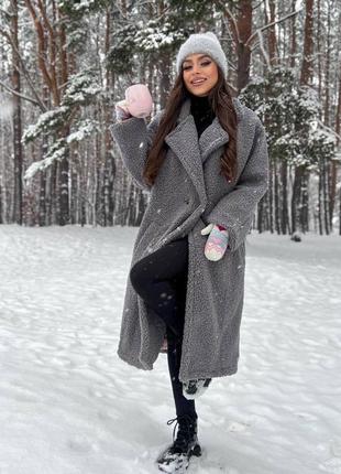 Пальто еко шуба жіноче довге зимове на зиму тепле бежеве коричневе сіре чорне рожеве біле коричневе зелене базове тедді кежуал оверсайз10 фото