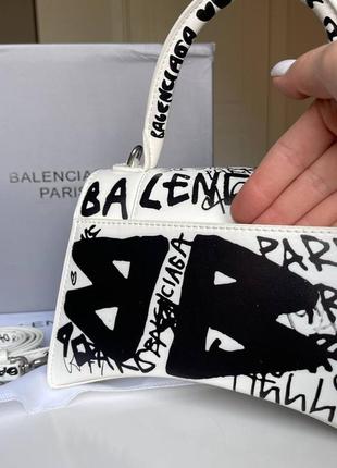 Кожаная сумка в стиле balenciaga graffiti10 фото