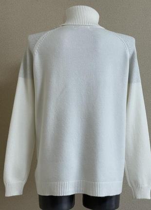 Красивый,эффектный,заметный свитер с плечами с люрексом7 фото
