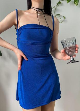 Платье нарядное вечернее  в бельевом стиле синее электрик на бретелях облегающее трендовое блестящее