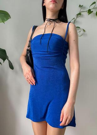 Платье нарядное вечернее  в бельевом стиле синее электрик на бретелях облегающее трендовое блестящее4 фото